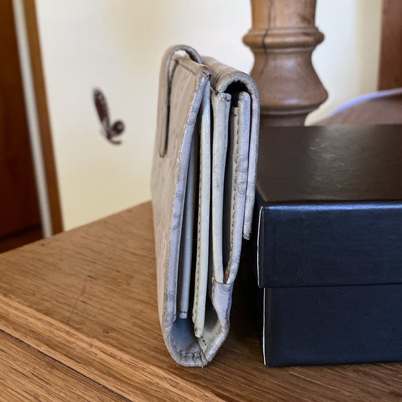 Gucci wallet with original box - Picture 7 of 17